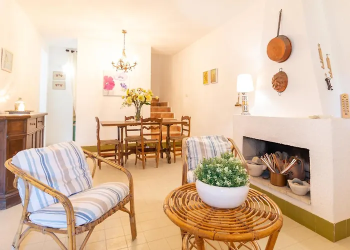 Вилла Brezza Di Mare-geremeas Country Club Maracalagonis